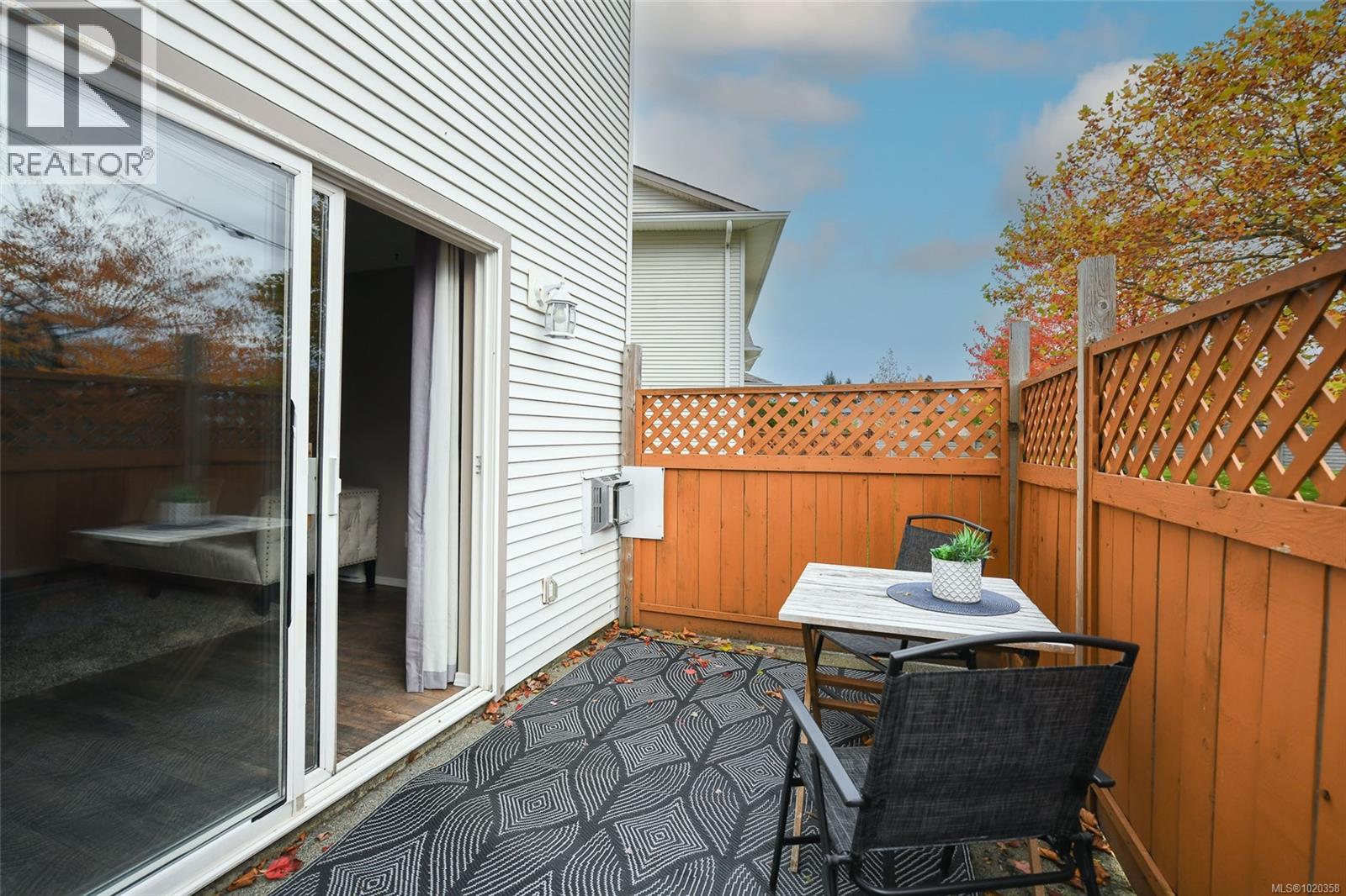 5 717 Aspen Rd, Comox, British Columbia  V9M 3X4 - Photo 4 - 1020358