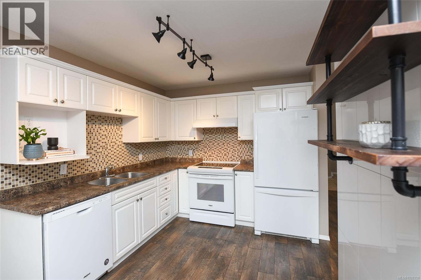 5 717 Aspen Rd, Comox, British Columbia  V9M 3X4 - Photo 6 - 1020358