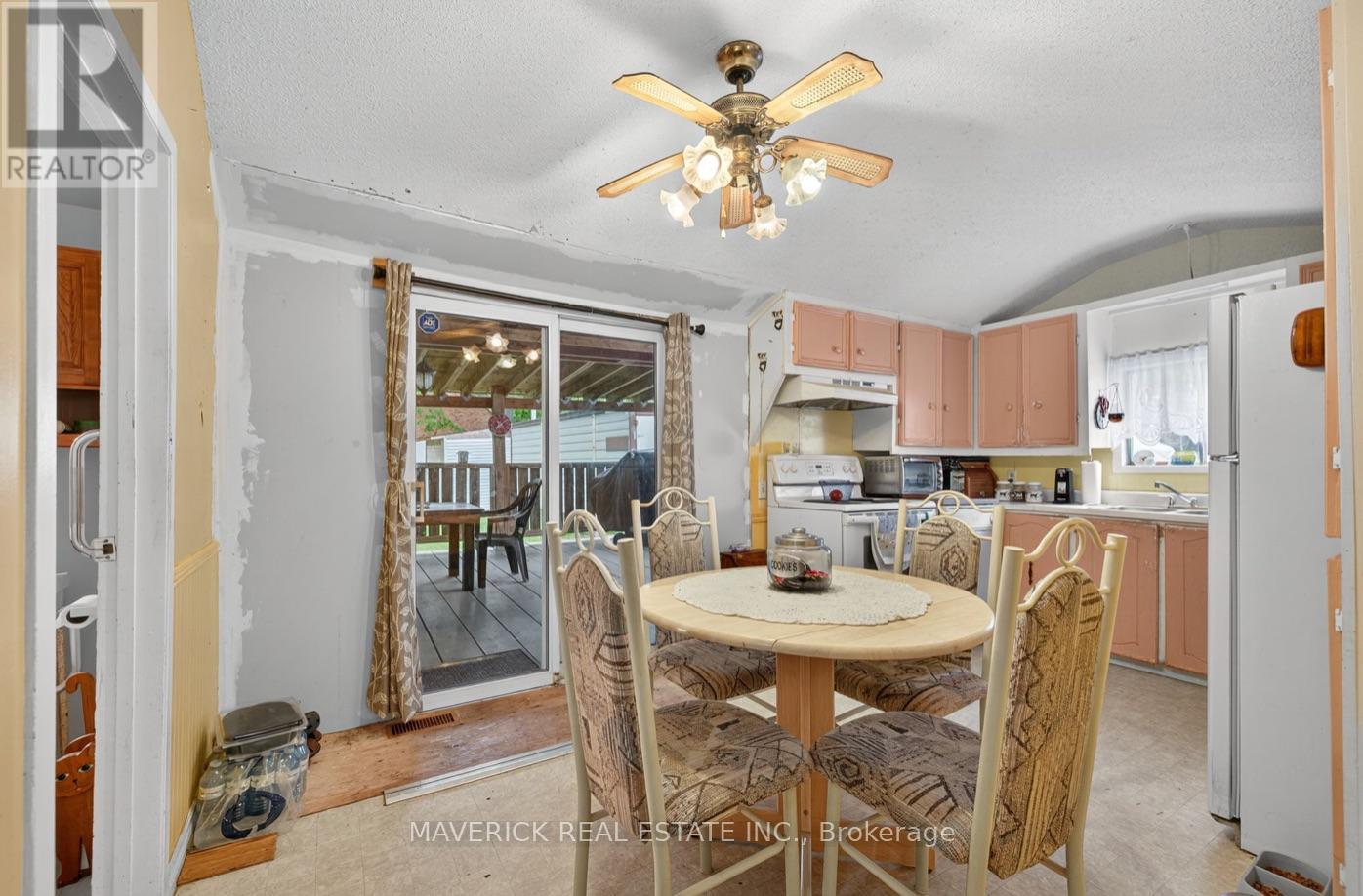 7982 Railroad Line, Brooke-Alvinston, Ontario  N0N 1A0 - Photo 13 - X12538712