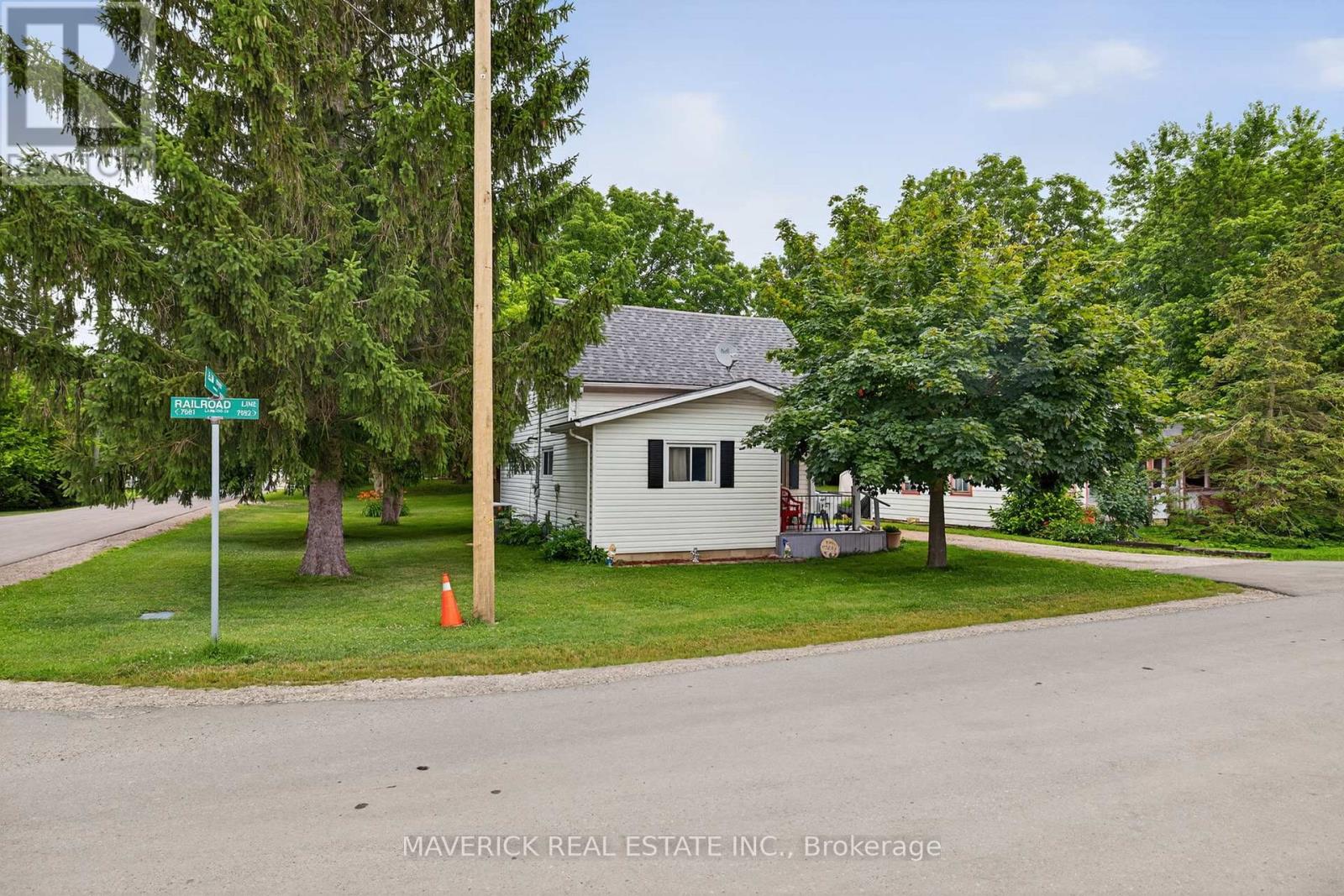 7982 Railroad Line, Brooke-Alvinston, Ontario  N0N 1A0 - Photo 14 - X12538712