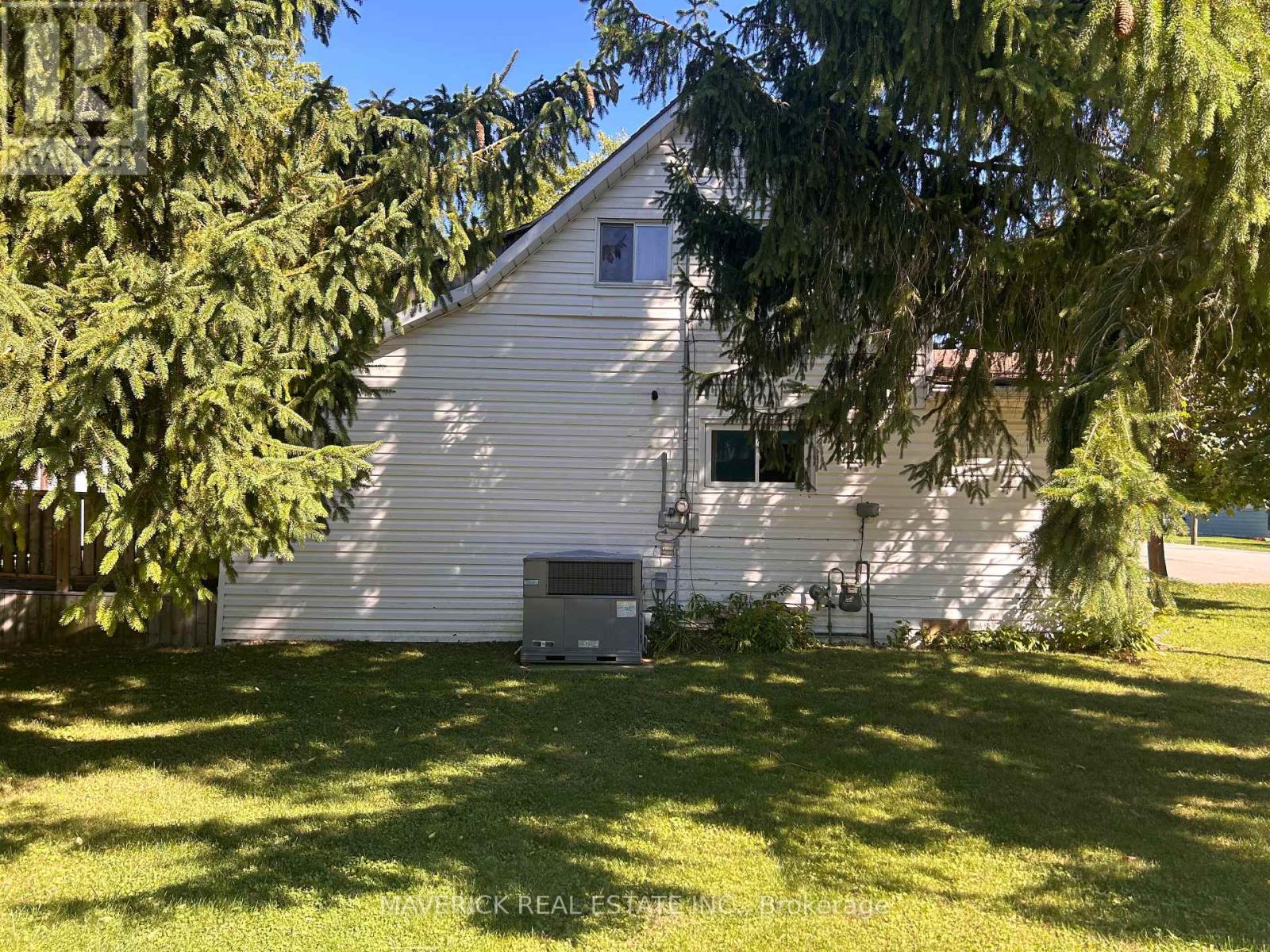 7982 Railroad Line, Brooke-Alvinston, Ontario  N0N 1A0 - Photo 15 - X12538712