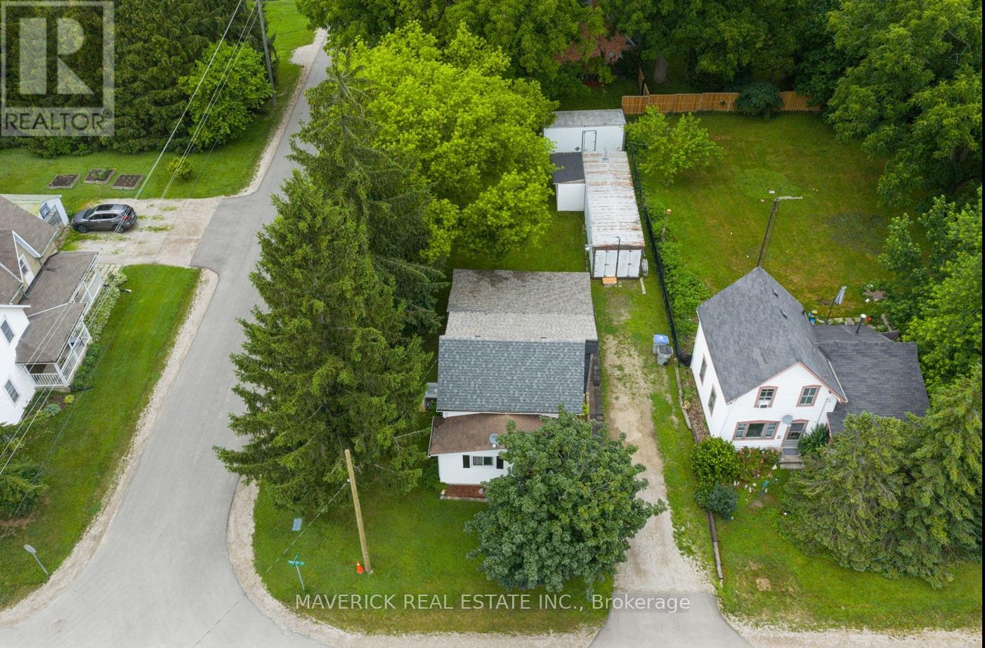 7982 Railroad Line, Brooke-Alvinston, Ontario  N0N 1A0 - Photo 3 - X12538712