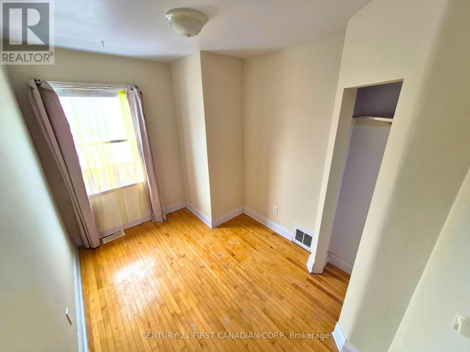 Photo 10 of 26 for 1727 Parkhurst Avenue