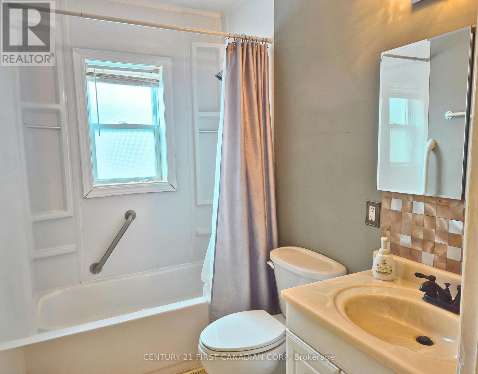 1727 Parkhurst Avenue, London East, Ontario N5V 2C4 - Photo 11 - X12538744