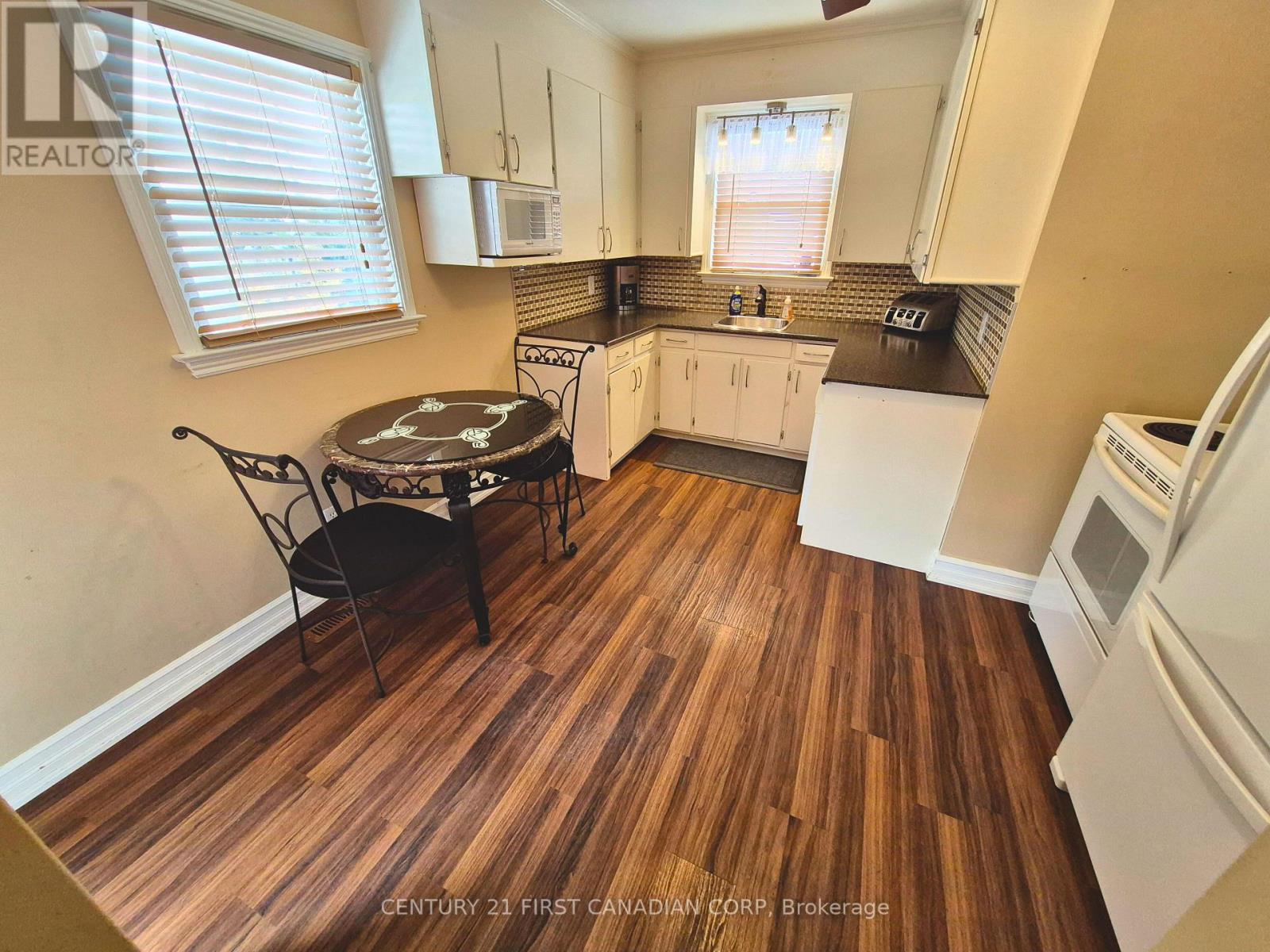 1727 Parkhurst Avenue, London East, Ontario N5V 2C4 - Photo 12 - X12538744