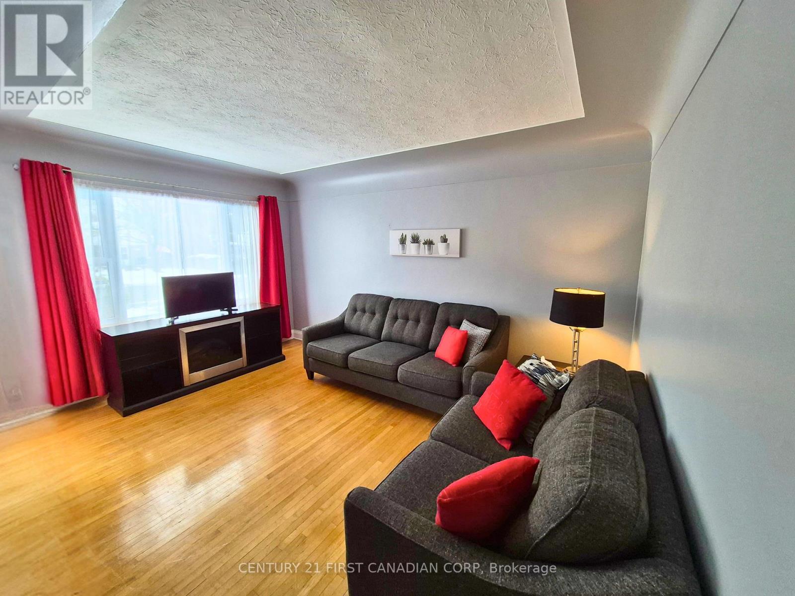 1727 Parkhurst Avenue, London East, Ontario N5V 2C4 - Photo 6 - X12538744