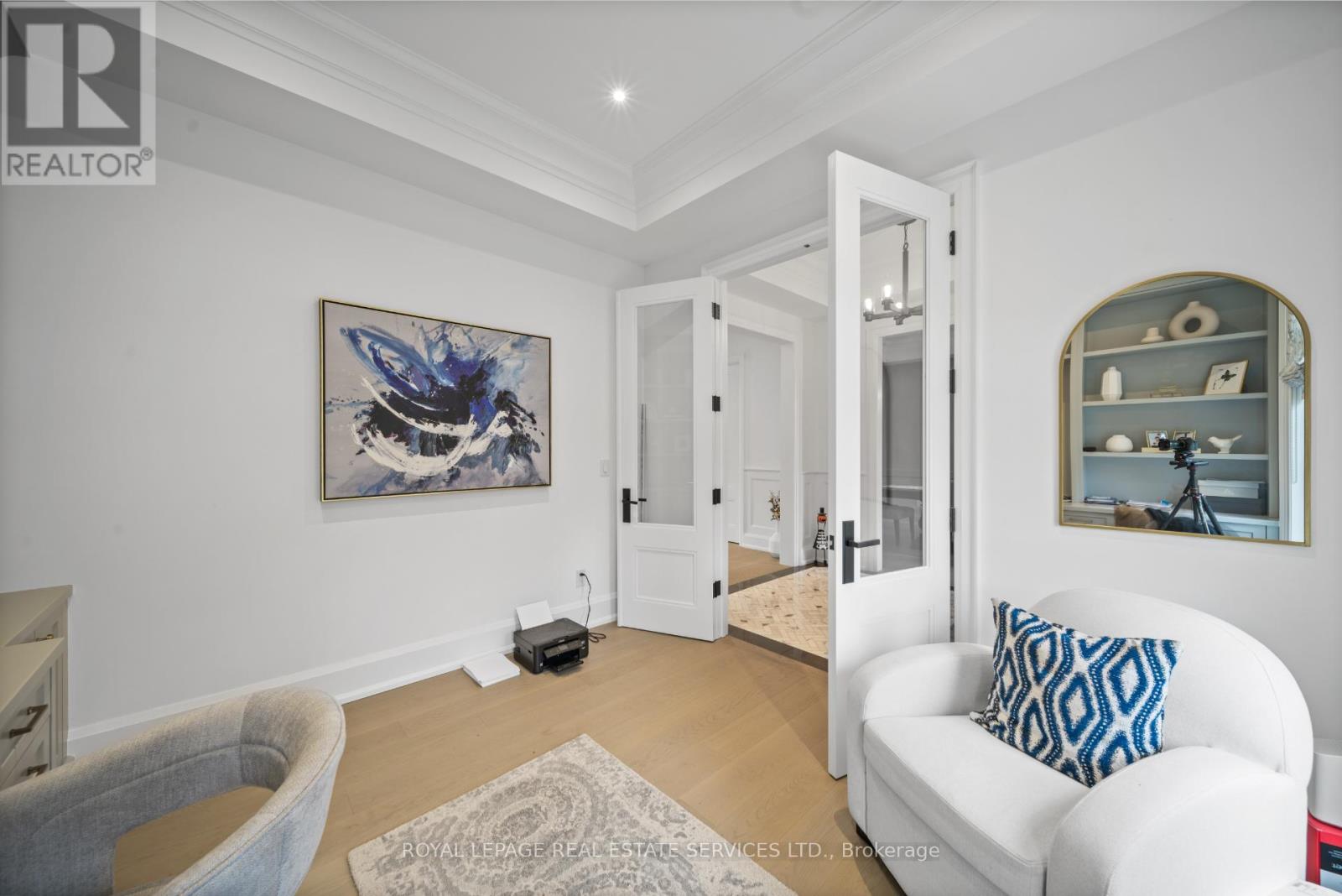 8 Graywood Drive, Toronto, Ontario  M9A 1P6 - Photo 5 - W12538576