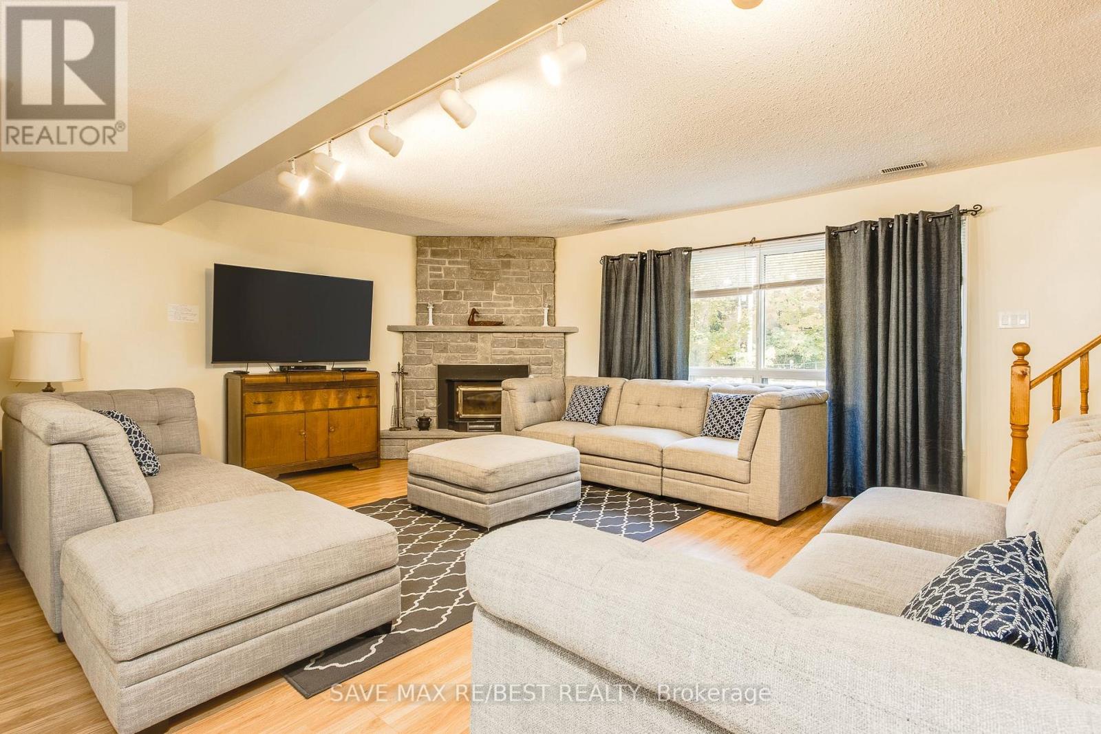 #b - 910 Concession Rd 17 W, Penetanguishene, Ontario  L9M 1R3 - Photo 3 - S12538150