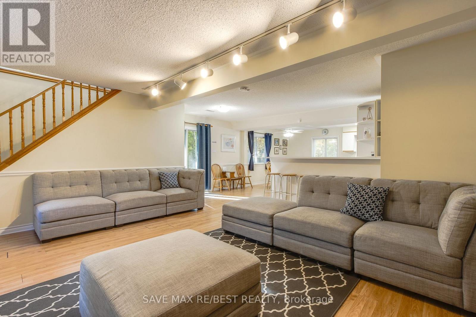 #b - 910 Concession Rd 17 W, Penetanguishene, Ontario  L9M 1R3 - Photo 5 - S12538150