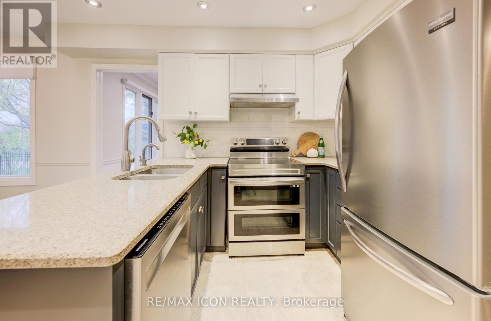 2 Dunnington Court, Kitchener, Ontario  N2A 3M5 - Photo 14 - X12538564