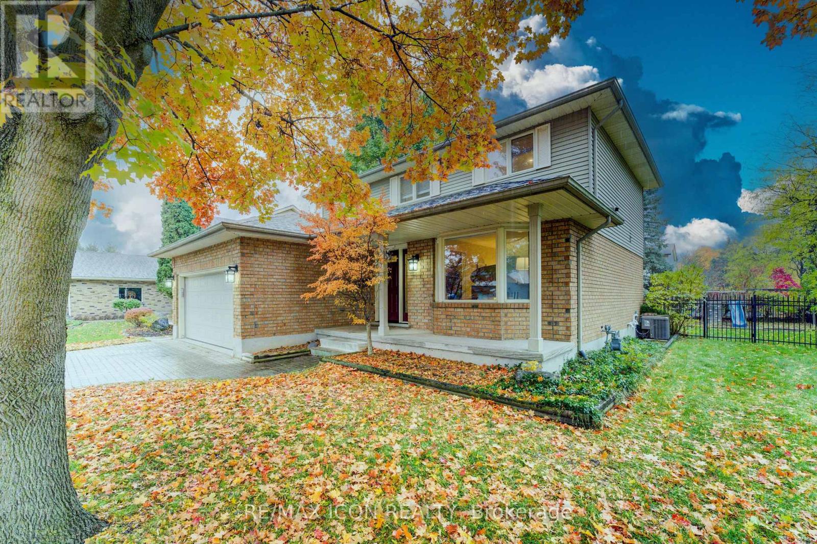 2 Dunnington Court, Kitchener, Ontario  N2A 3M5 - Photo 2 - X12538564