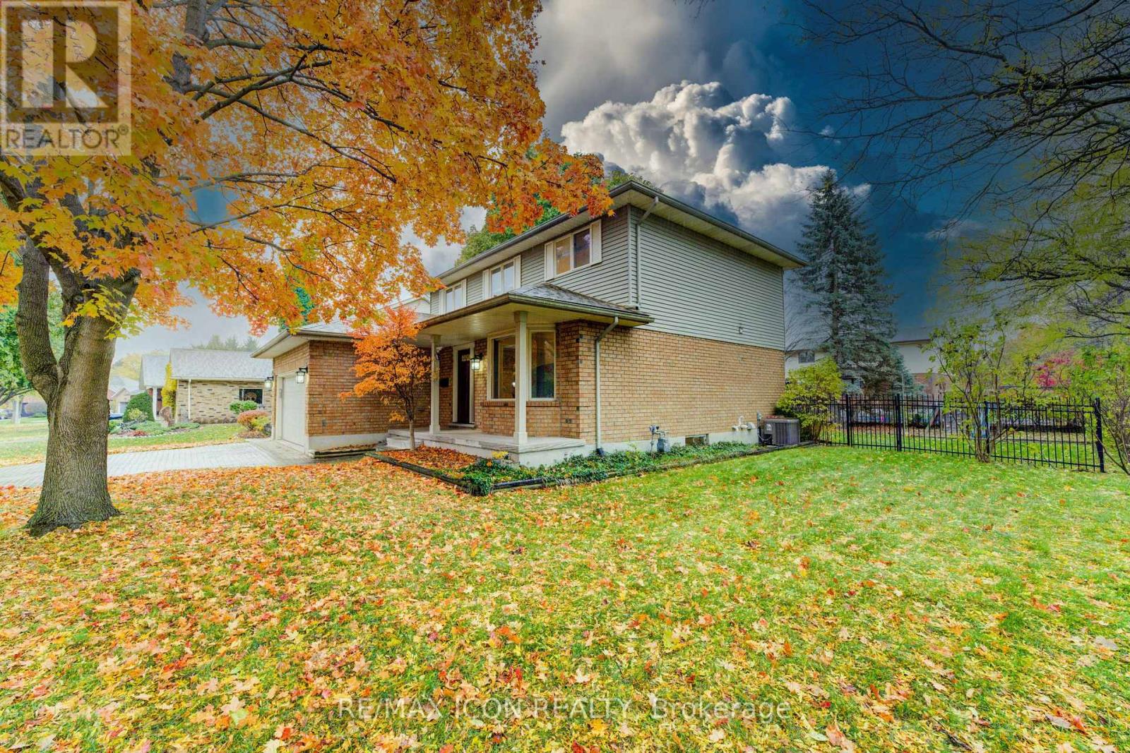 2 Dunnington Court, Kitchener, Ontario  N2A 3M5 - Photo 3 - X12538564