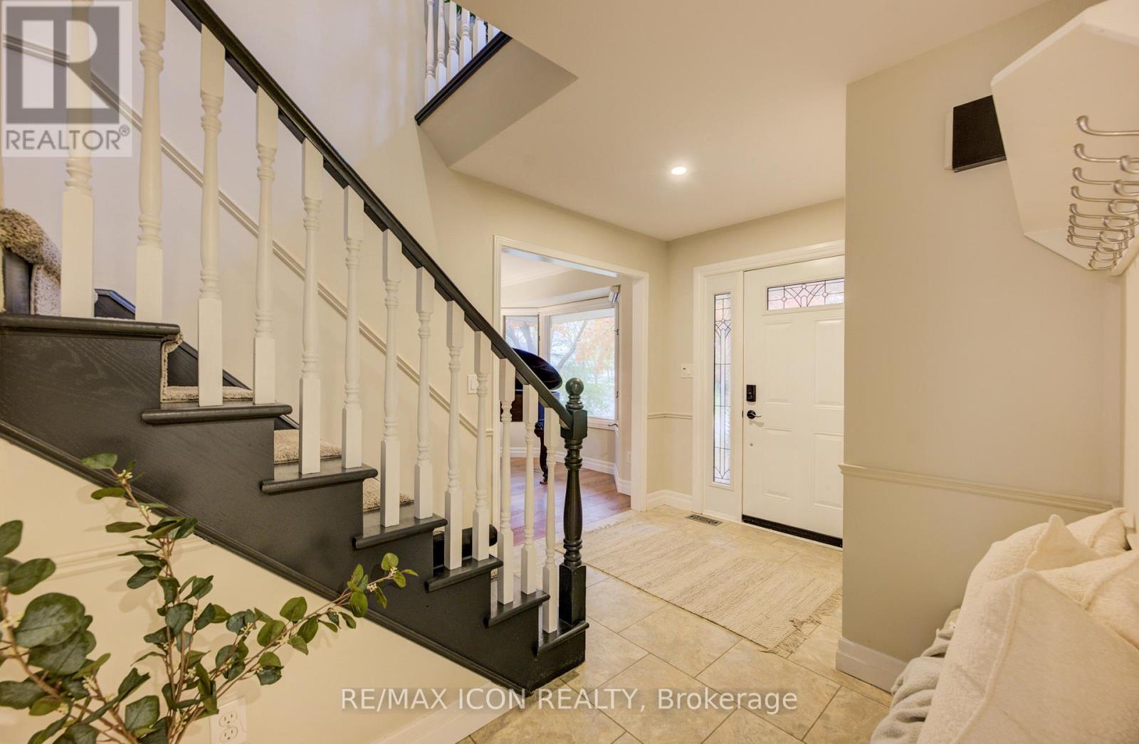 2 Dunnington Court, Kitchener, Ontario  N2A 3M5 - Photo 6 - X12538564