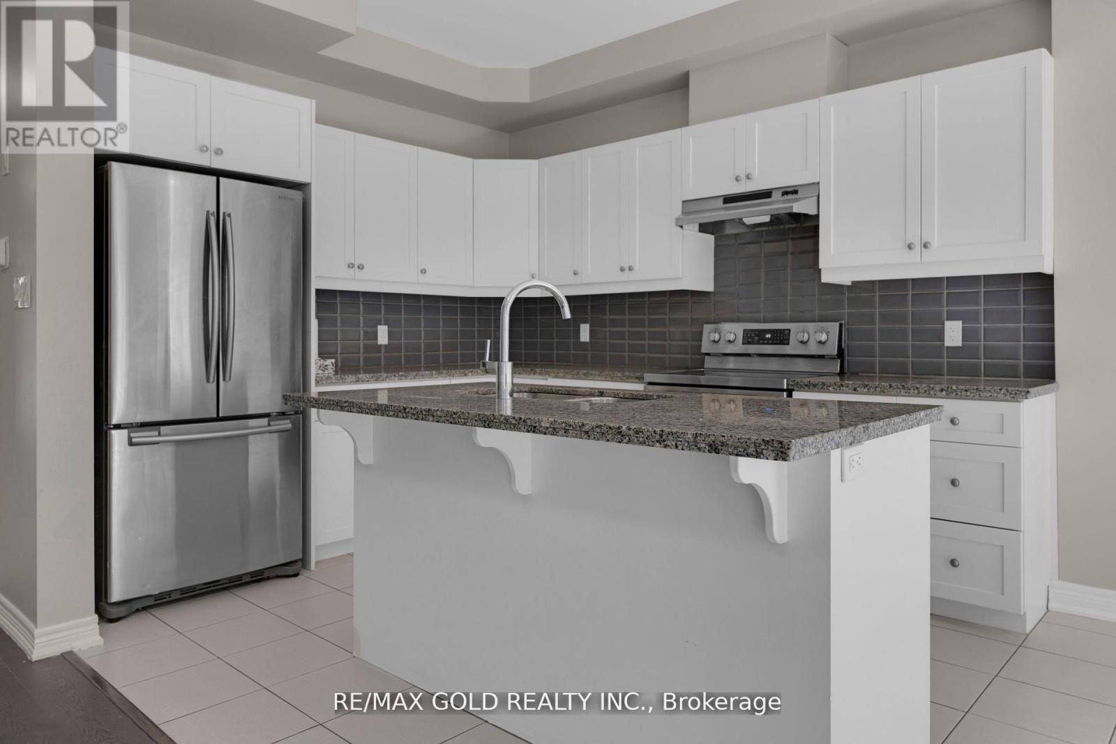 19 Santa Barbara Lane, Hamilton, Ontario  L9B 0J3 - Photo 13 - X12538590