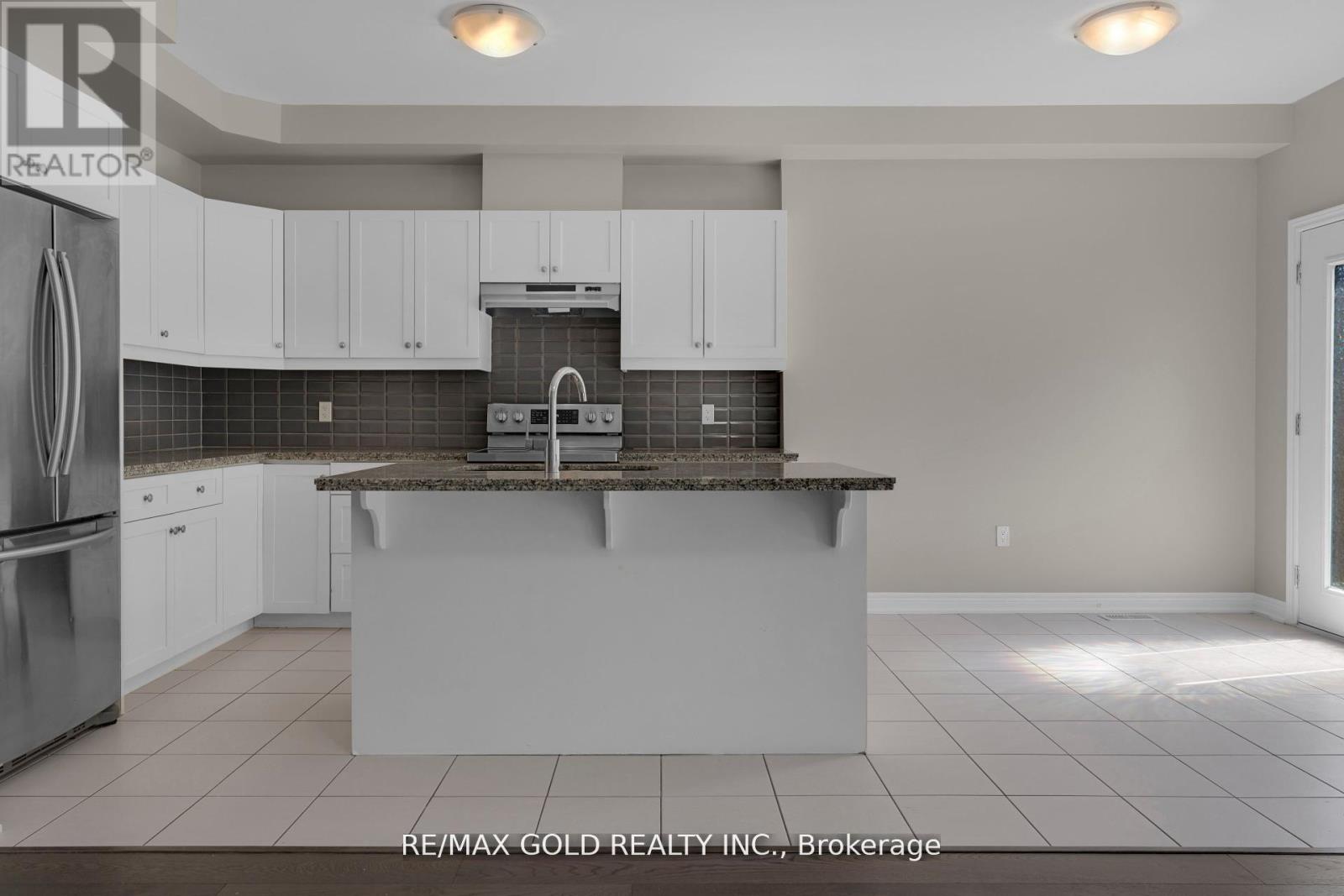 19 Santa Barbara Lane, Hamilton, Ontario  L9B 0J3 - Photo 15 - X12538590