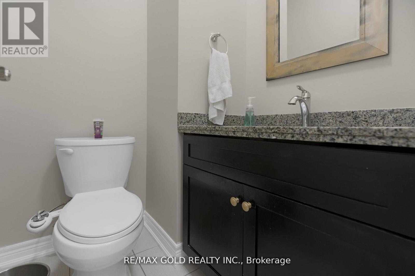 19 Santa Barbara Lane, Hamilton, Ontario  L9B 0J3 - Photo 16 - X12538590