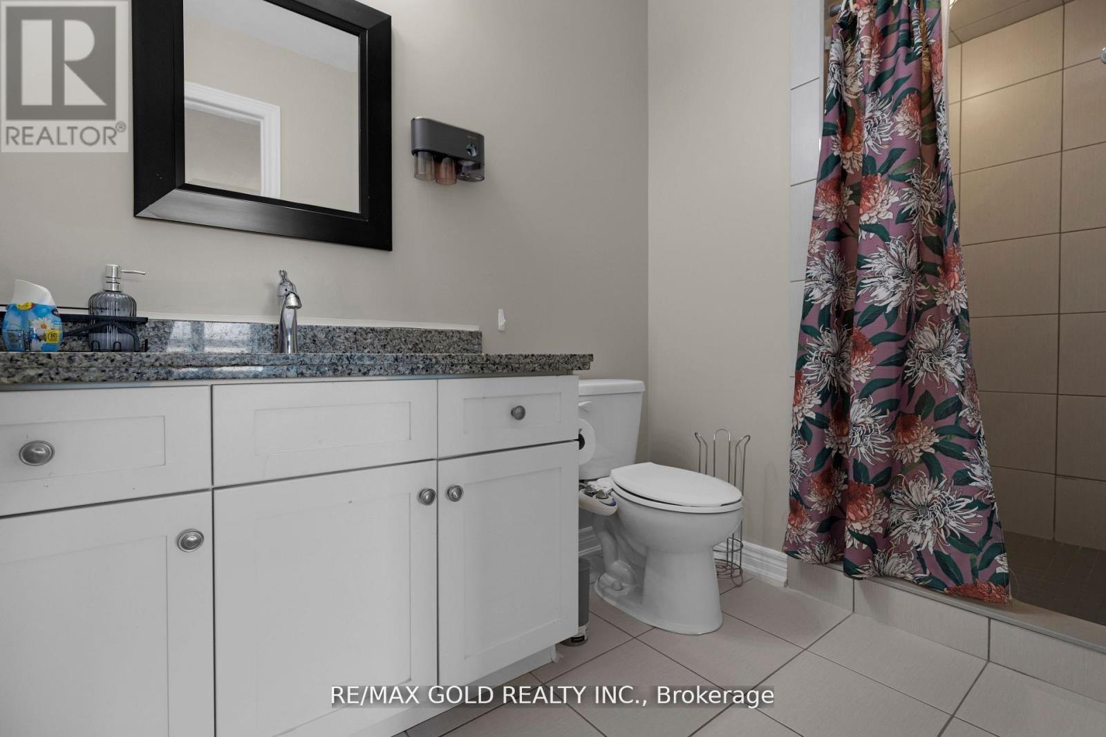 19 Santa Barbara Lane, Hamilton, Ontario  L9B 0J3 - Photo 18 - X12538590