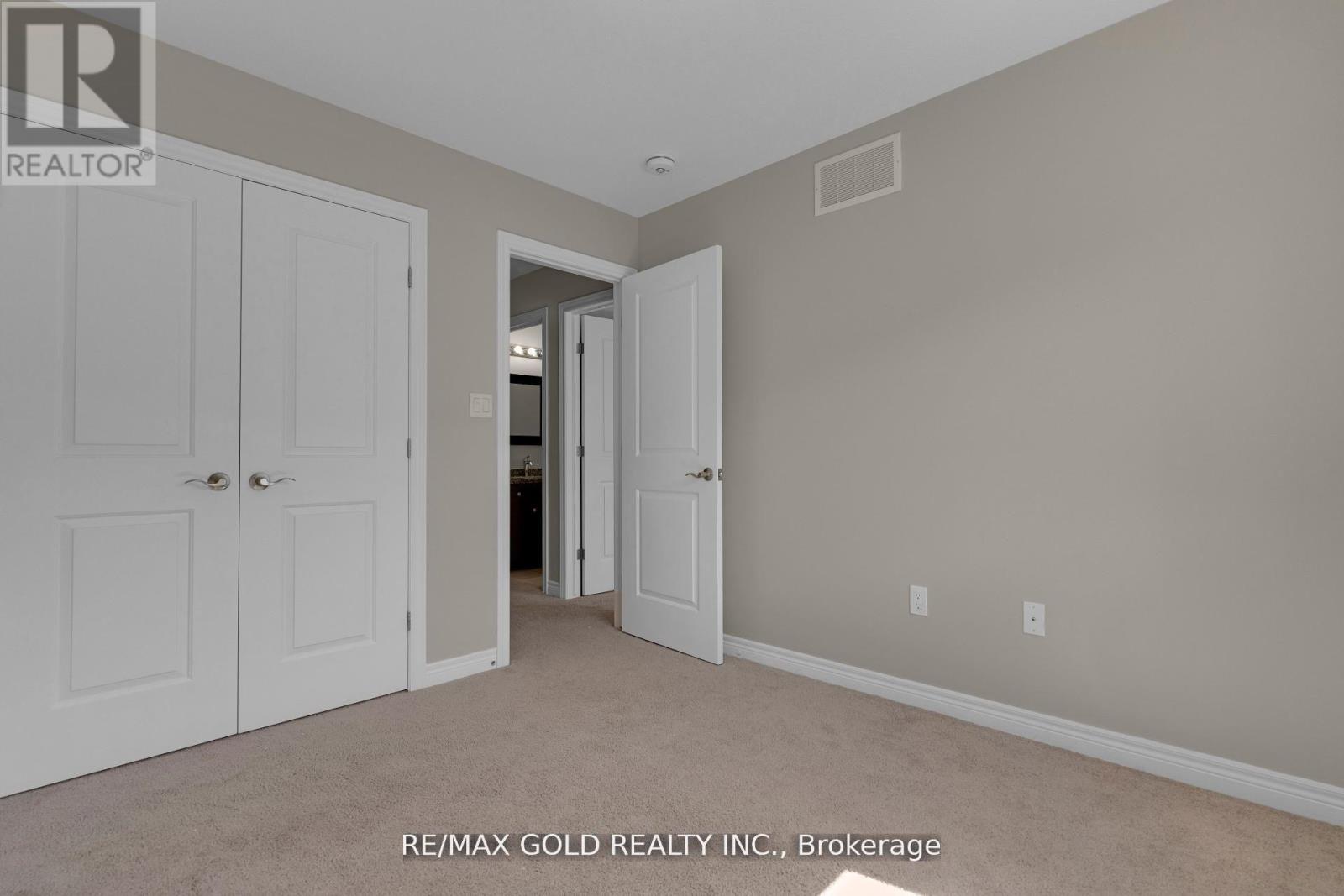 19 Santa Barbara Lane, Hamilton, Ontario  L9B 0J3 - Photo 22 - X12538590