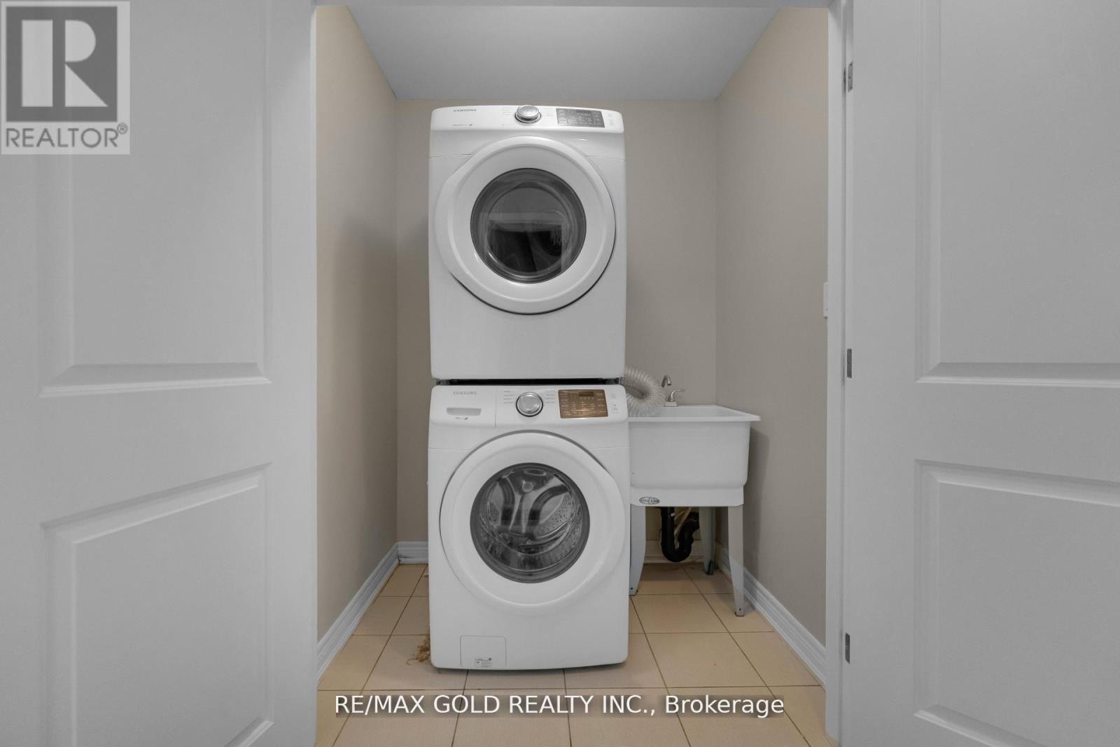 19 Santa Barbara Lane, Hamilton, Ontario  L9B 0J3 - Photo 26 - X12538590