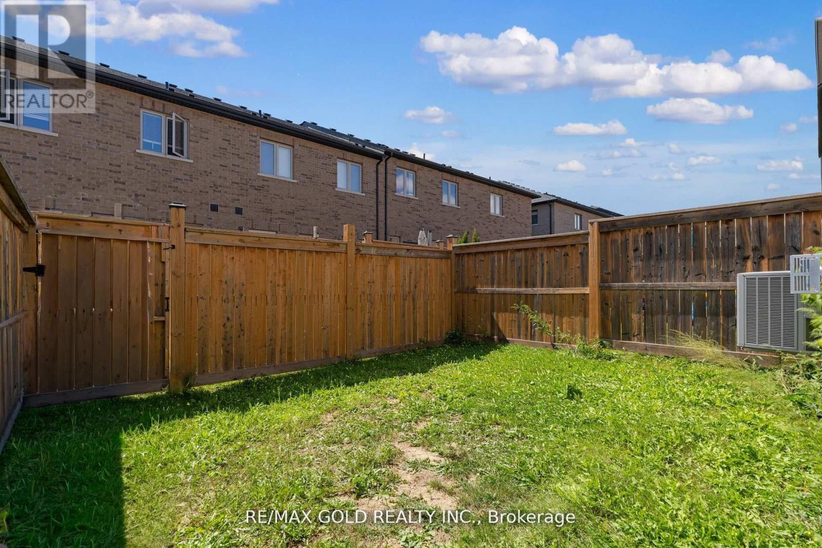 19 Santa Barbara Lane, Hamilton, Ontario  L9B 0J3 - Photo 28 - X12538590