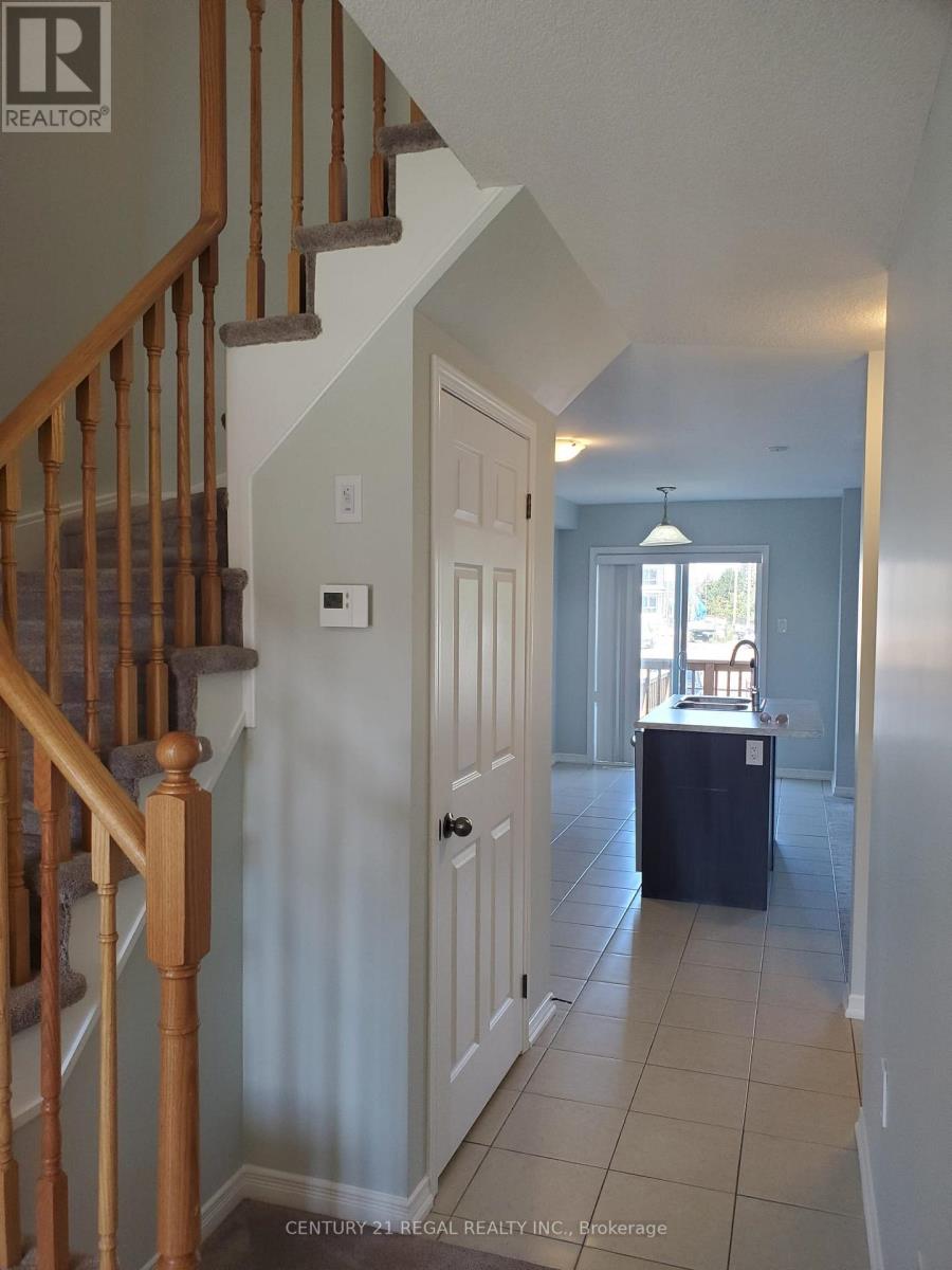 58 Butcher Crescent, Brantford, Ontario  N3T 0P2 - Photo 2 - X12538608