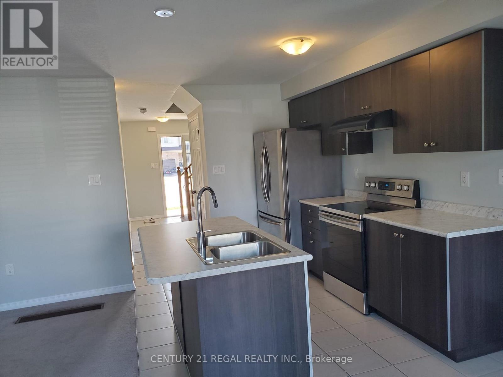 58 Butcher Crescent, Brantford, Ontario  N3T 0P2 - Photo 3 - X12538608