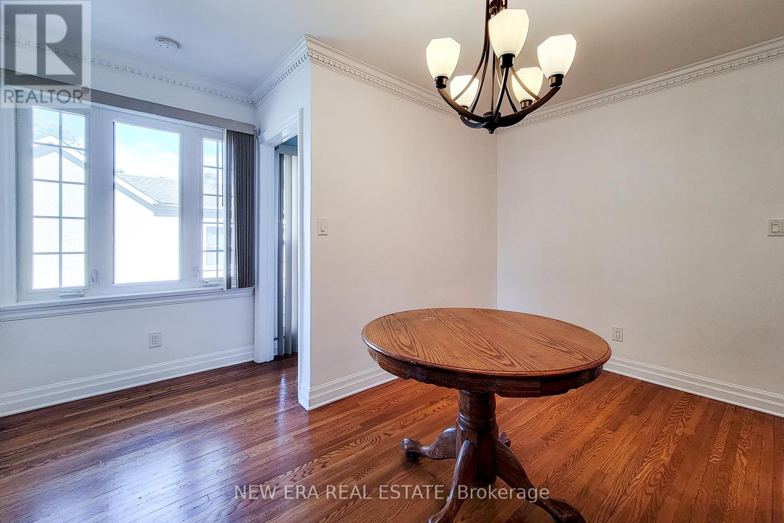 38 Haig Street, St. Catharines, Ontario  L2R 2K8 - Photo 13 - X12538640