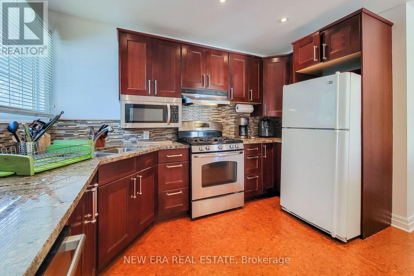 38 Haig Street, St. Catharines, Ontario  L2R 2K8 - Photo 17 - X12538640