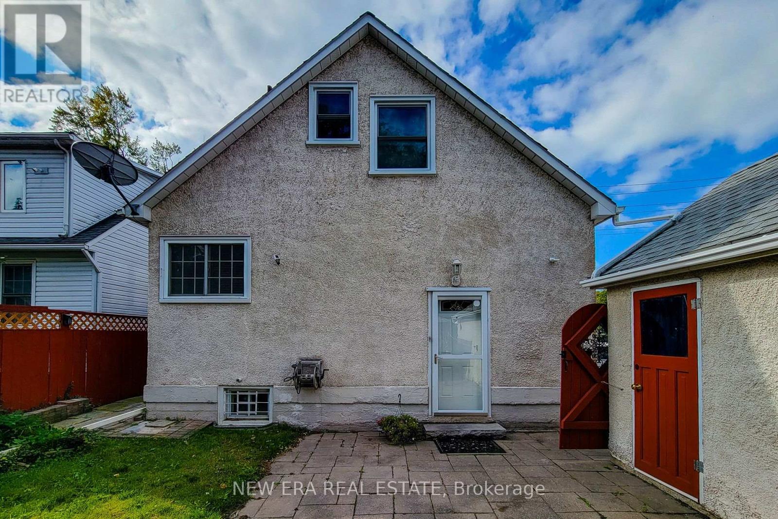 38 Haig Street, St. Catharines, Ontario  L2R 2K8 - Photo 4 - X12538640