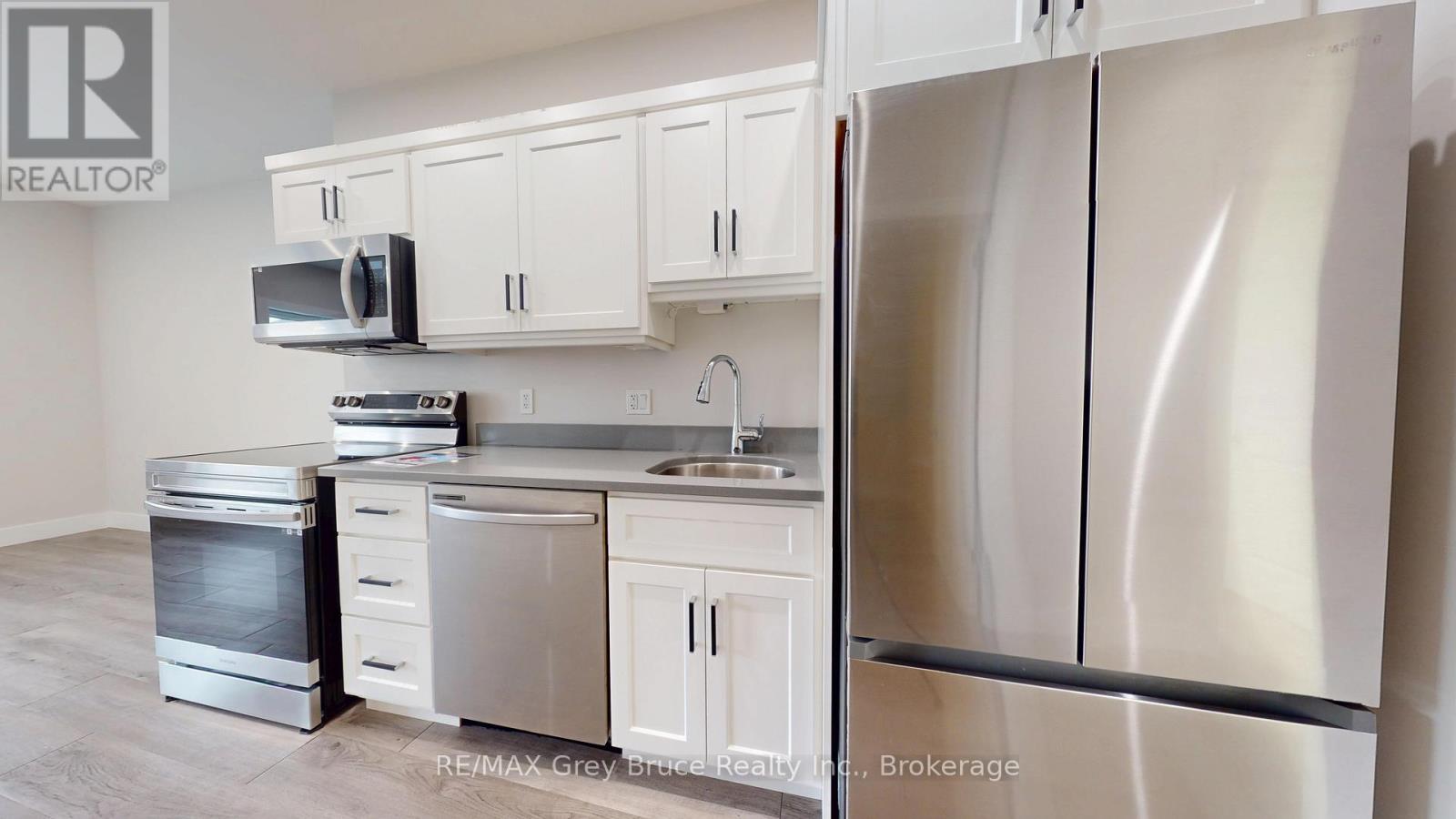 Unit 8 - 39 1st Avenue S, Arran-Elderslie, Ontario  N0G 1L0 - Photo 4 - X12538802