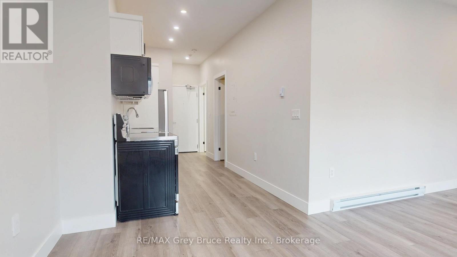 Unit 8 - 39 1st Avenue S, Arran-Elderslie, Ontario  N0G 1L0 - Photo 7 - X12538802