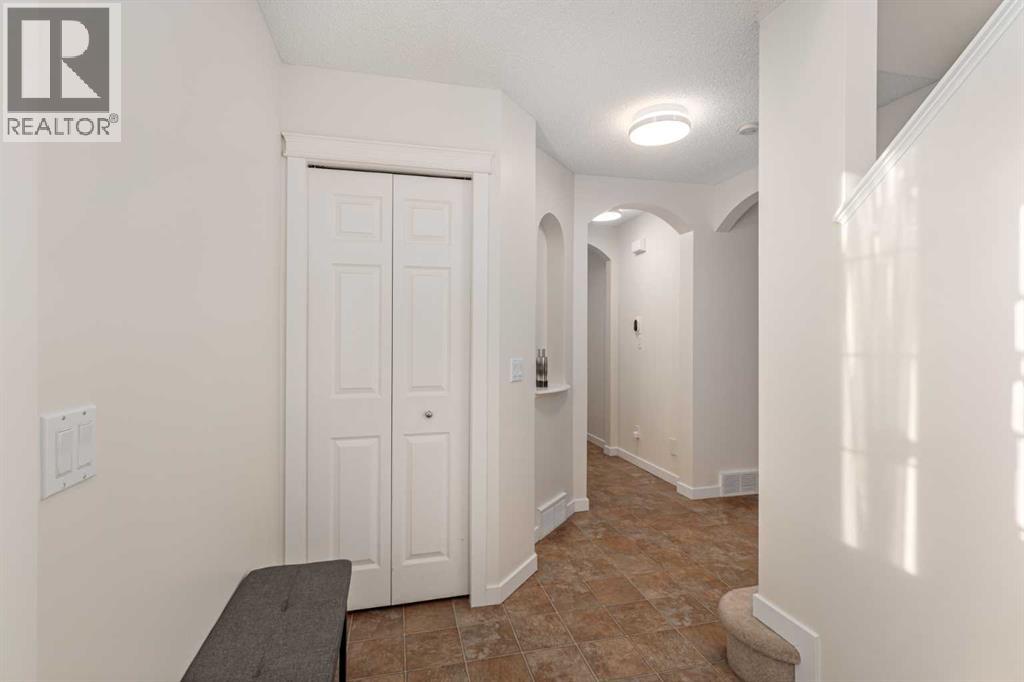 38 Evansbrooke Manor Nw, Calgary, Alberta  T3P 1C9 - Photo 4 - A2269427