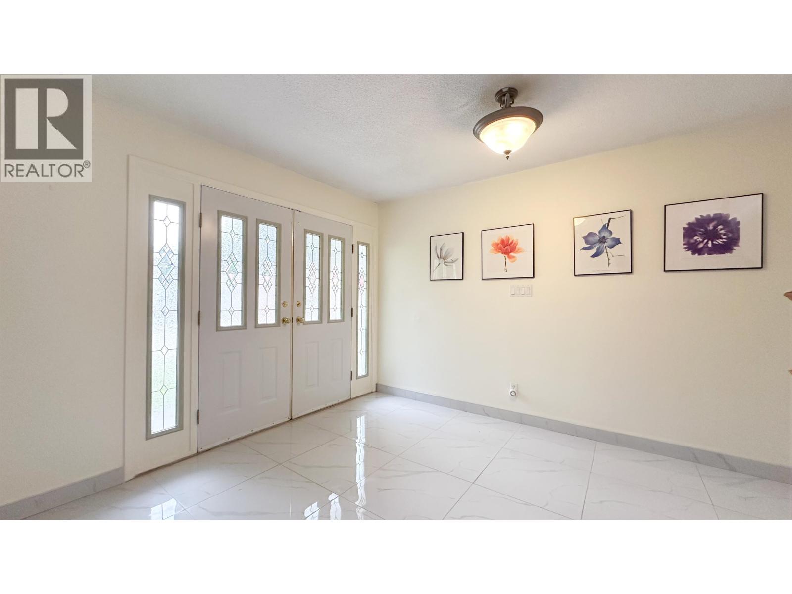 4455 Jerome Place, North Vancouver, British Columbia  V7K 2V8 - Photo 4 - R3066764