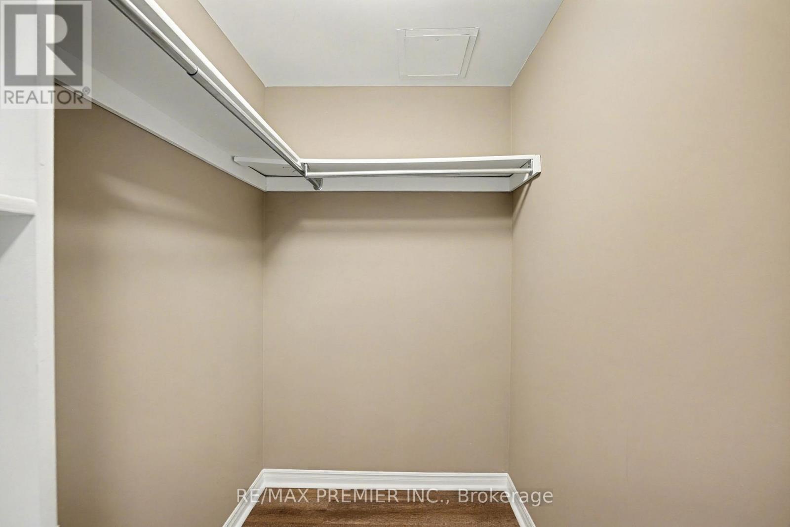 208 - 91 Townsgate Drive, Vaughan, Ontario  L4J 8E8 - Photo 21 - N12529106