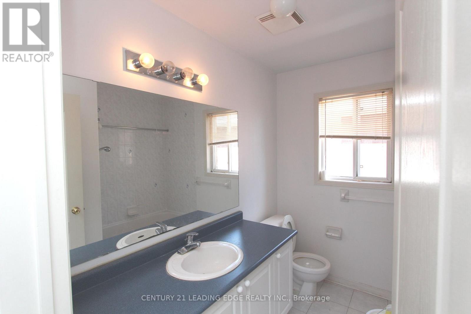 308 Castlemore Avenue, Markham, Ontario  L6C 2R5 - Photo 16 - N12536320