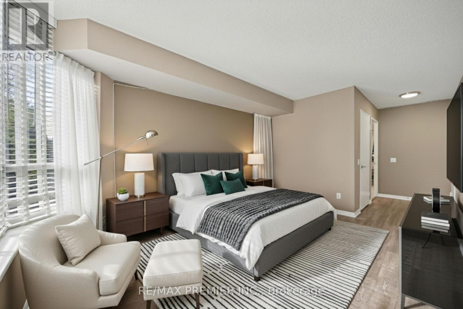 208 - 91 Townsgate Drive, Vaughan, Ontario  L4J 8E8 - Photo 18 - N12529106