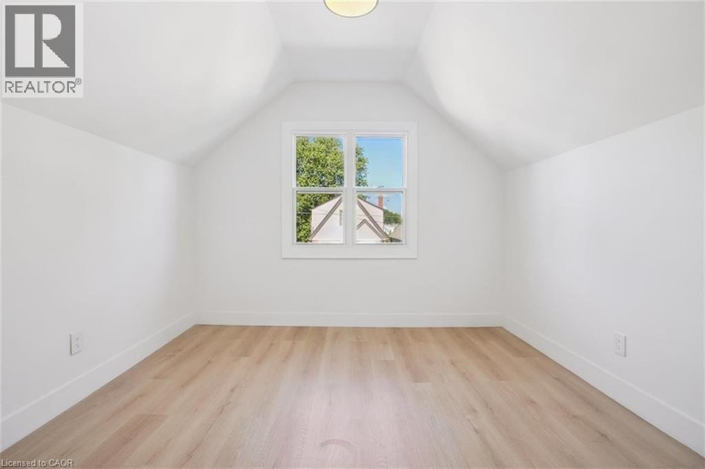 41 Cameron Avenue S, Hamilton, Ontario  L8K 2X1 - Photo 13 - 40787721