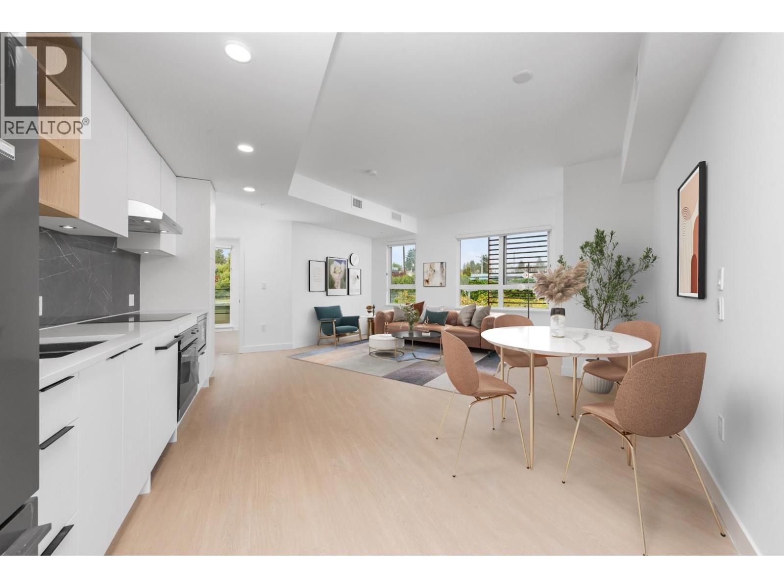 361 422 E 3RD STREET, North Vancouver, British Columbia