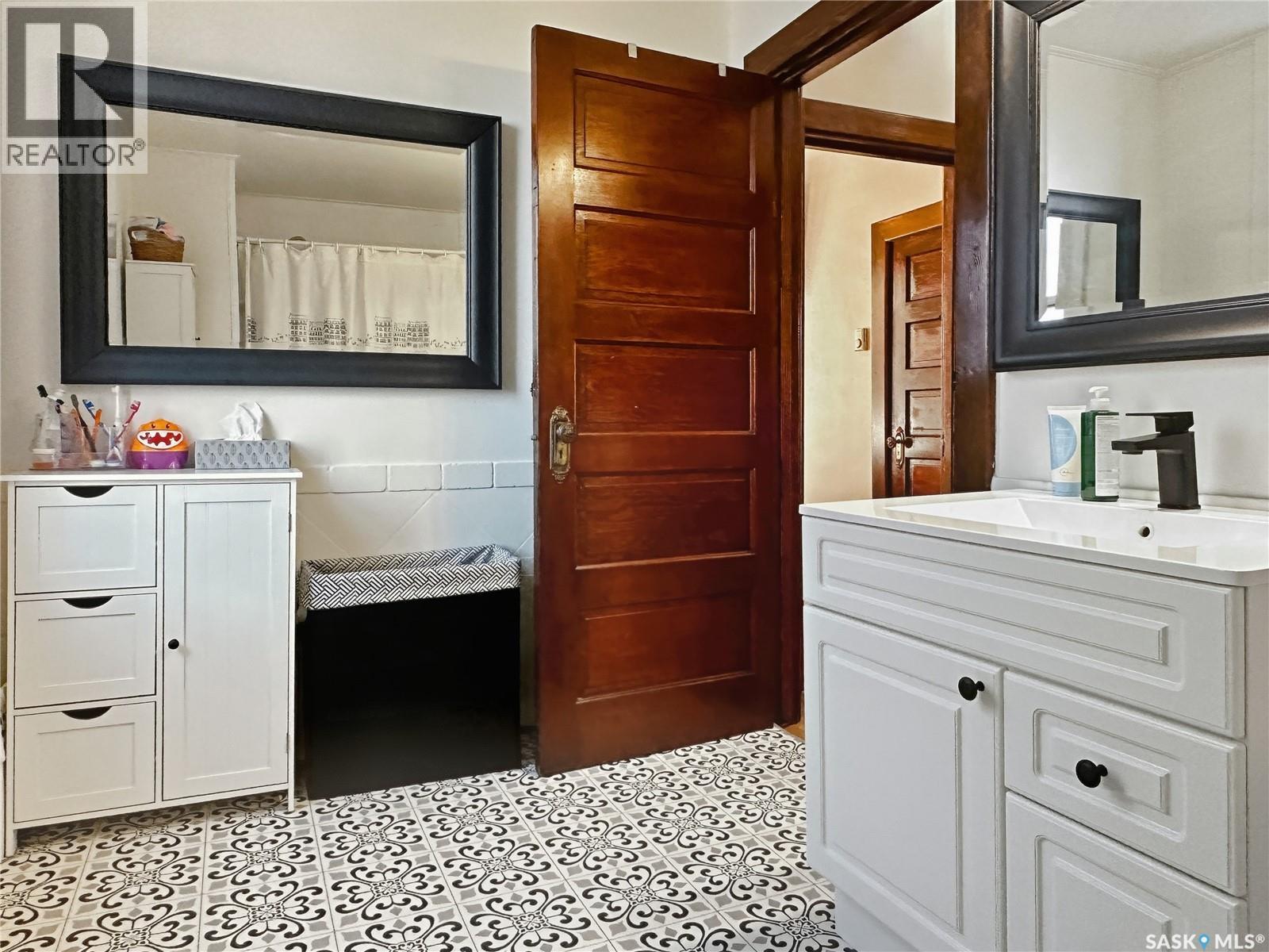 242 30th Street, Battleford, Saskatchewan  S0M 0E0 - Photo 26 - SK023928