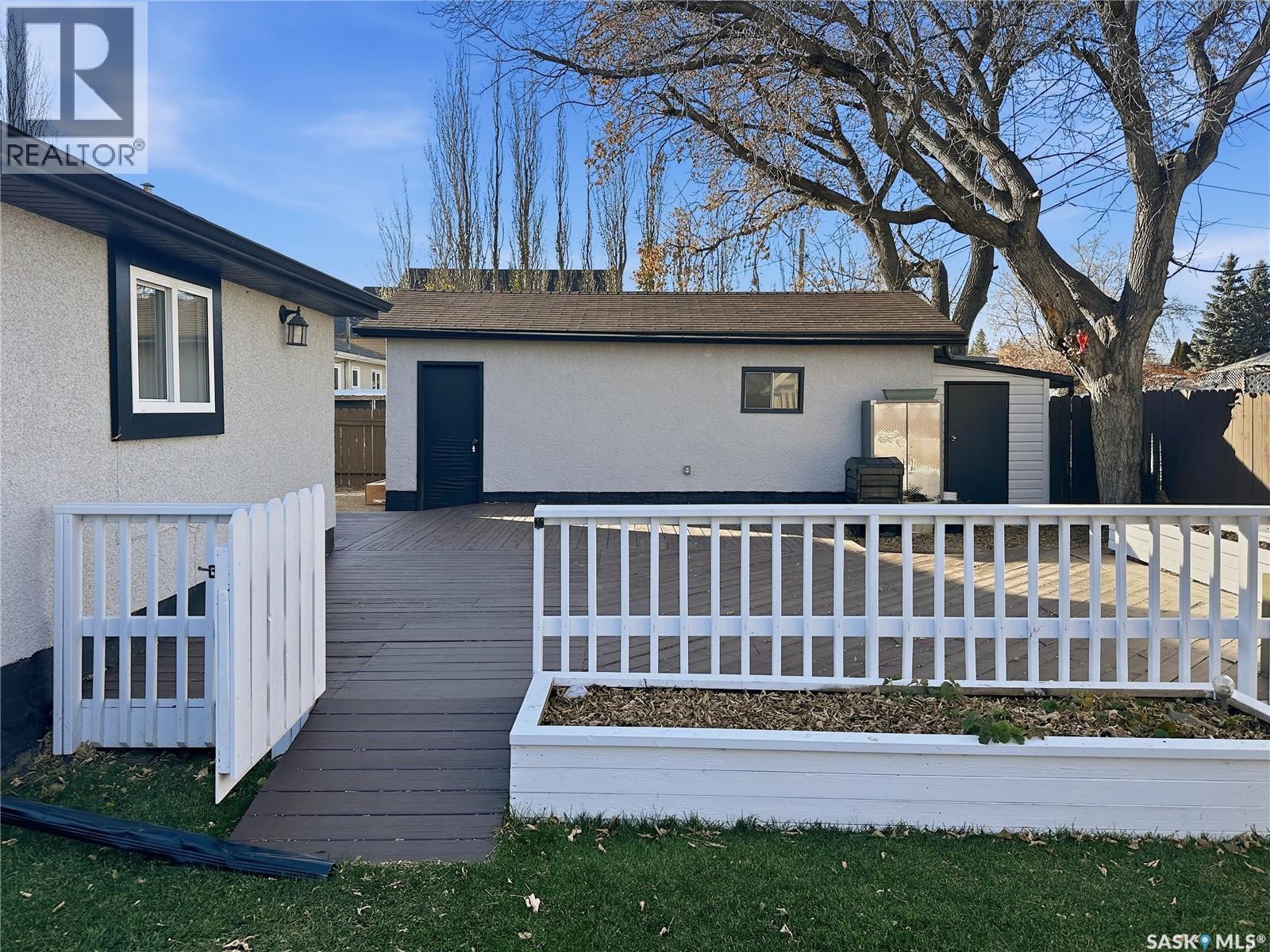 242 30th Street, Battleford, Saskatchewan  S0M 0E0 - Photo 39 - SK023928