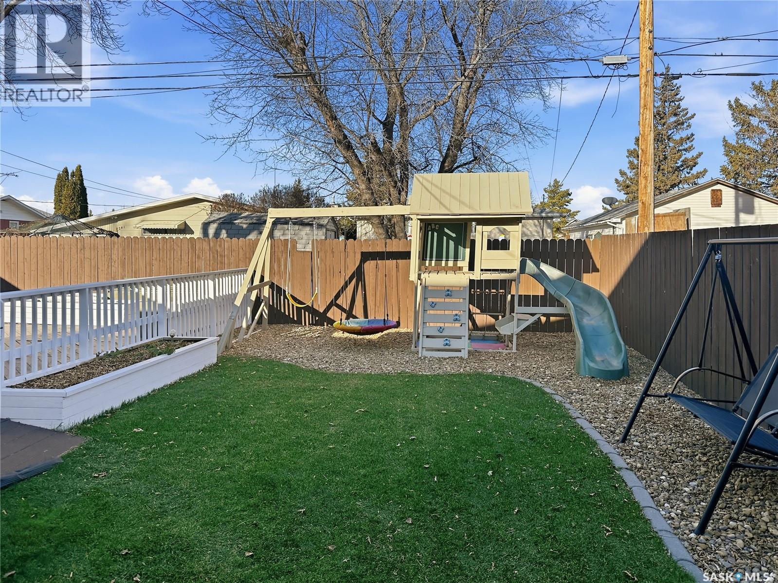 242 30th Street, Battleford, Saskatchewan  S0M 0E0 - Photo 41 - SK023928