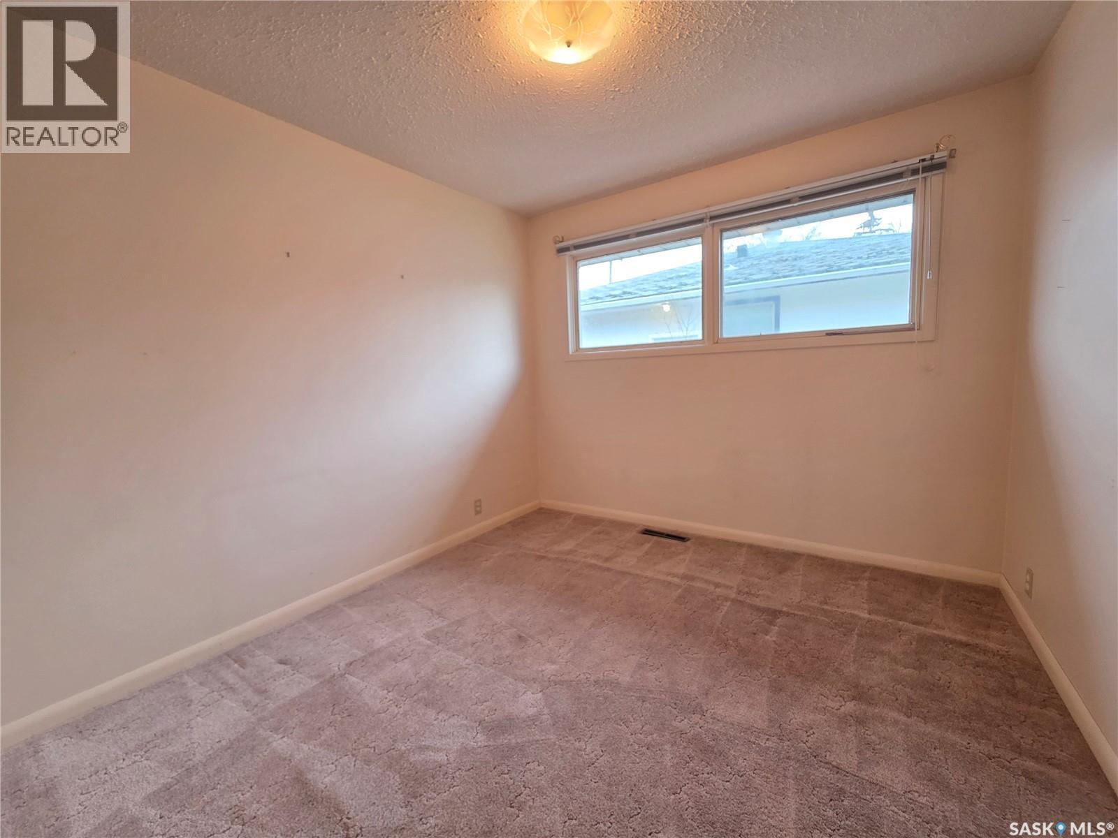 1445 Winnie Street, Swift Current, Saskatchewan  S9H 1R2 - Photo 15 - SK023927