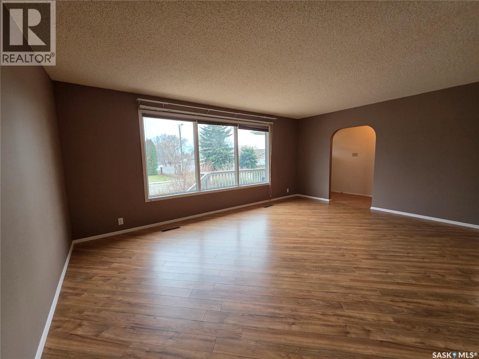 1445 Winnie Street, Swift Current, Saskatchewan  S9H 1R2 - Photo 9 - SK023927