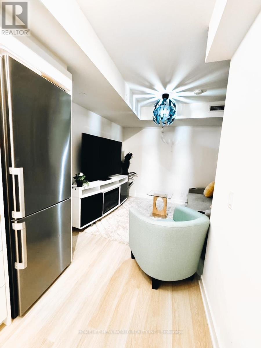 425 - 30 Tretti Way, Toronto, Ontario  M3H 0E3 - Photo 2 - C12538824