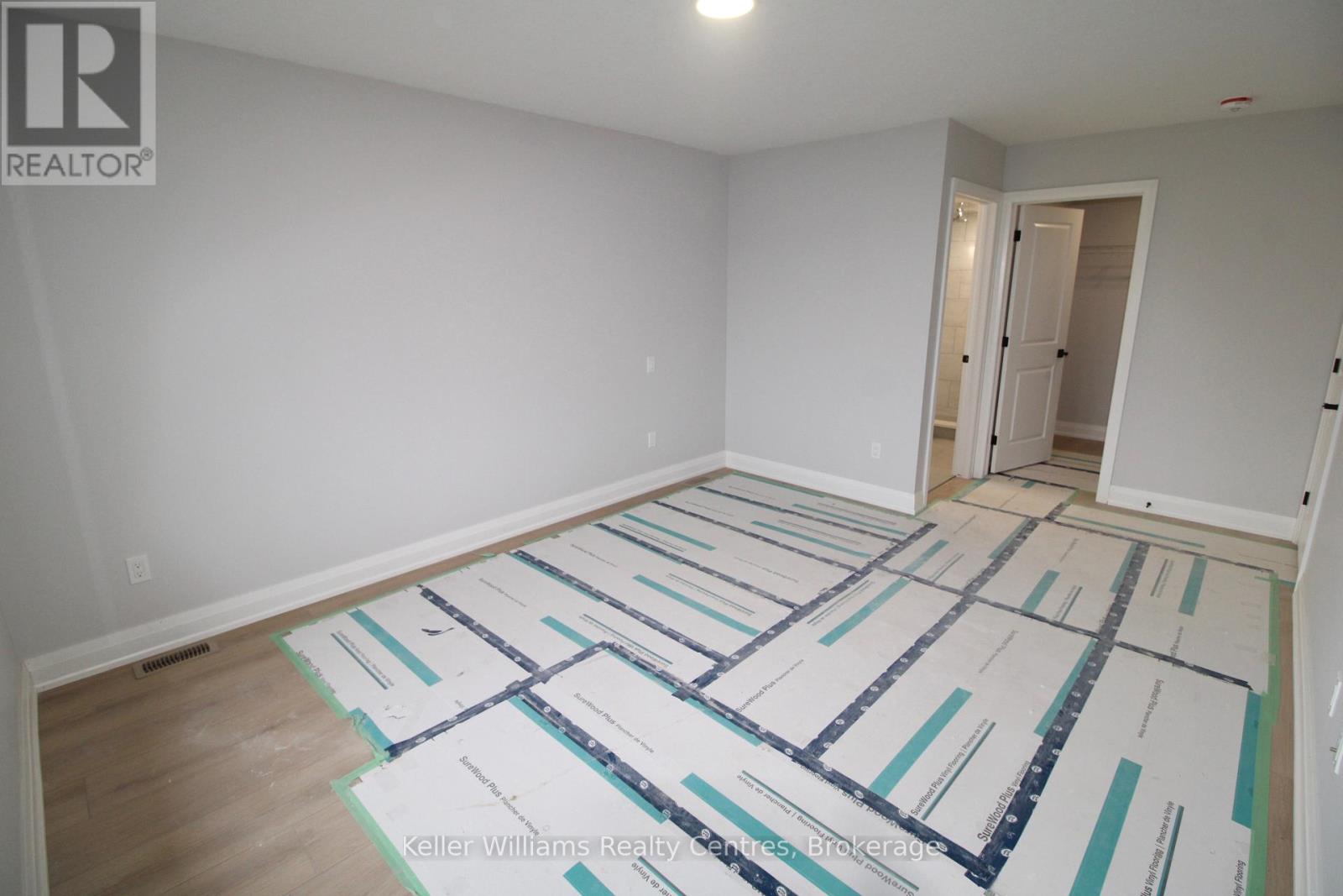 770 18th Street, Hanover, Ontario  N4N 0C7 - Photo 12 - X12333745