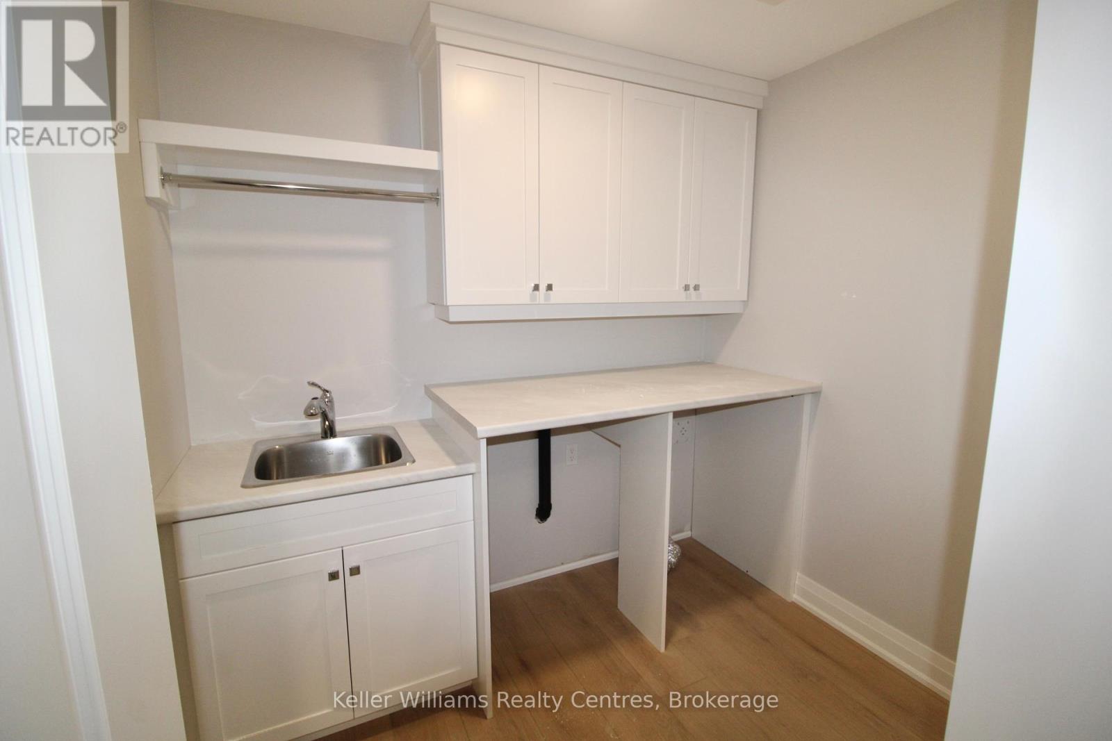 770 18th Street, Hanover, Ontario  N4N 0C7 - Photo 16 - X12333745