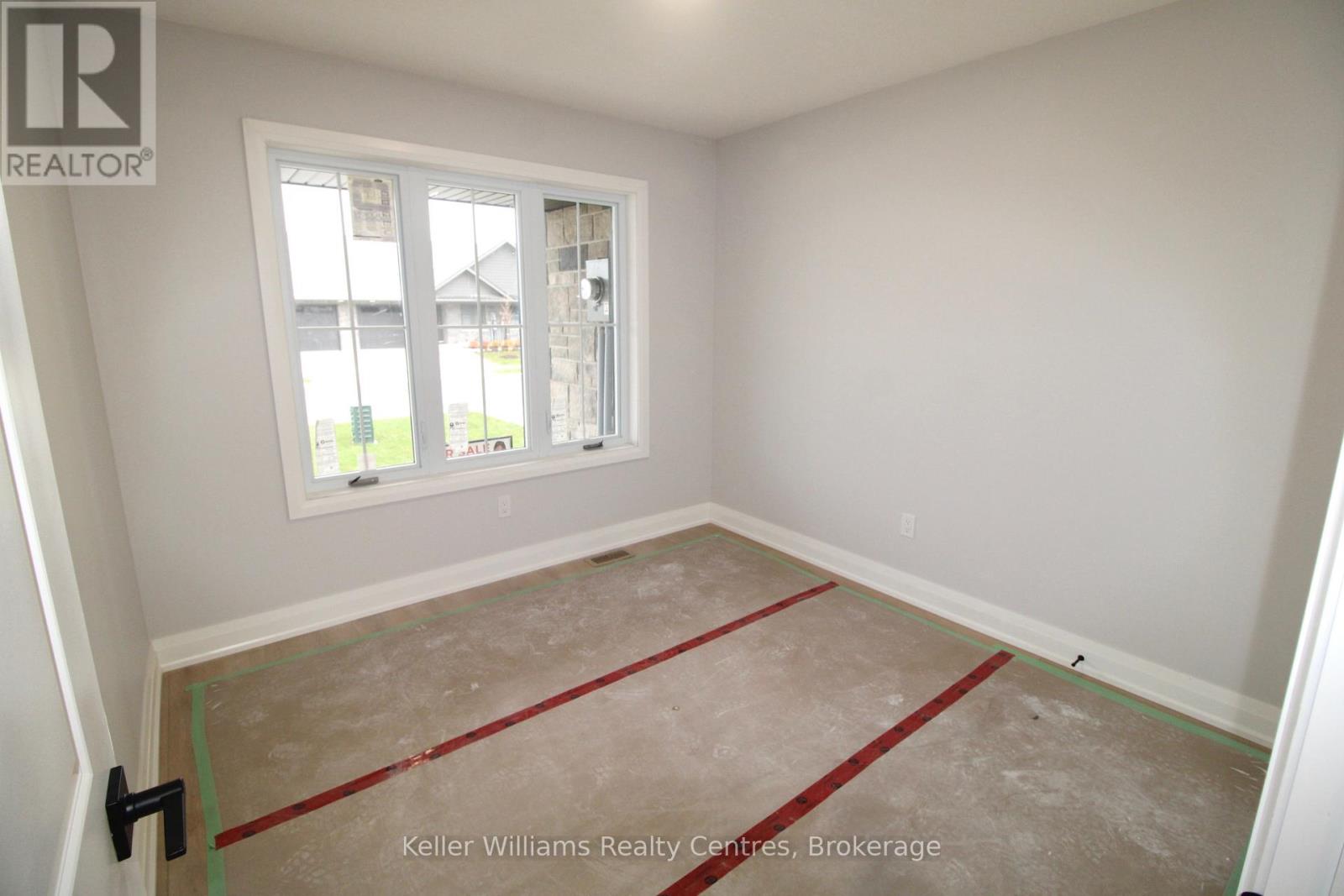 770 18th Street, Hanover, Ontario  N4N 0C7 - Photo 3 - X12333745