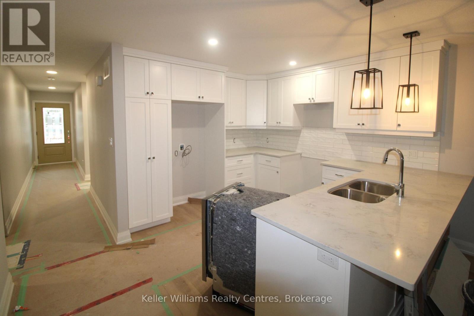 770 18th Street, Hanover, Ontario  N4N 0C7 - Photo 6 - X12333745