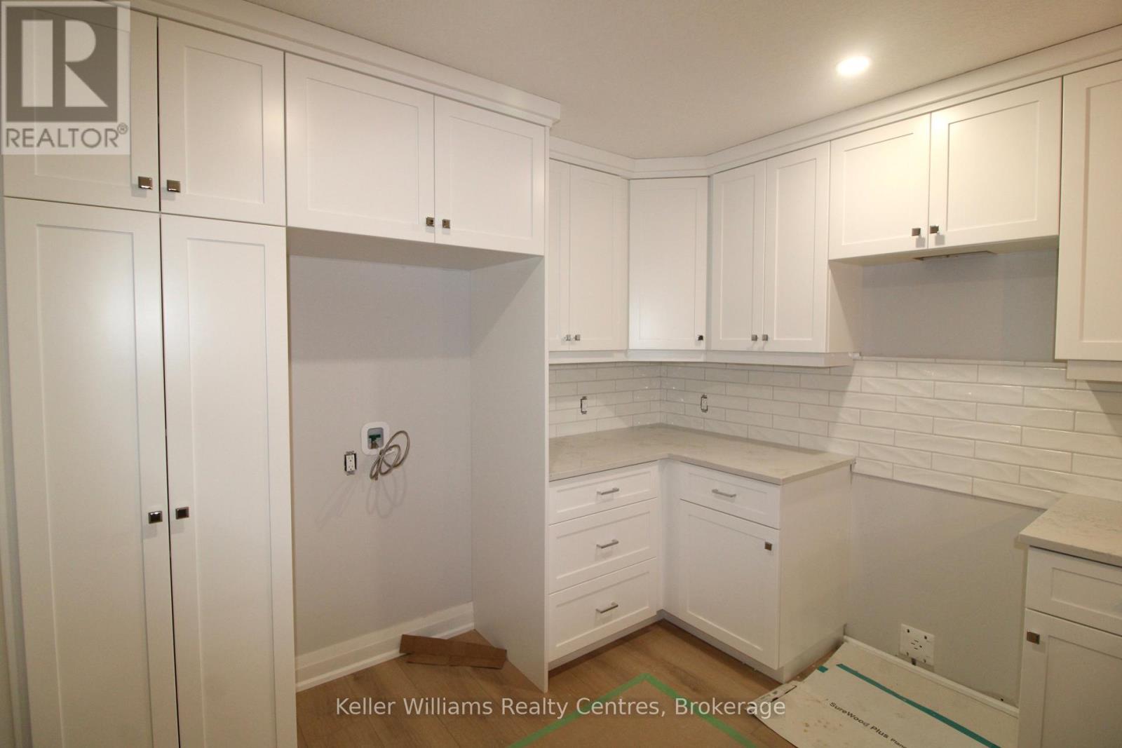 770 18th Street, Hanover, Ontario  N4N 0C7 - Photo 8 - X12333745