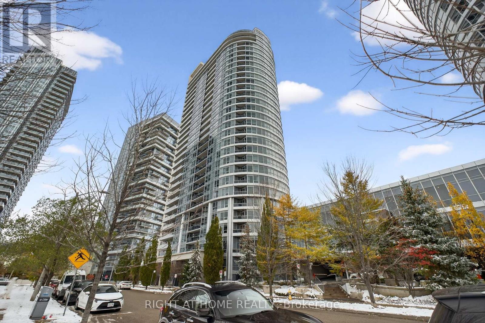 2015 - 181 VILLAGE GREEN SQUARE, Toronto, Ontario